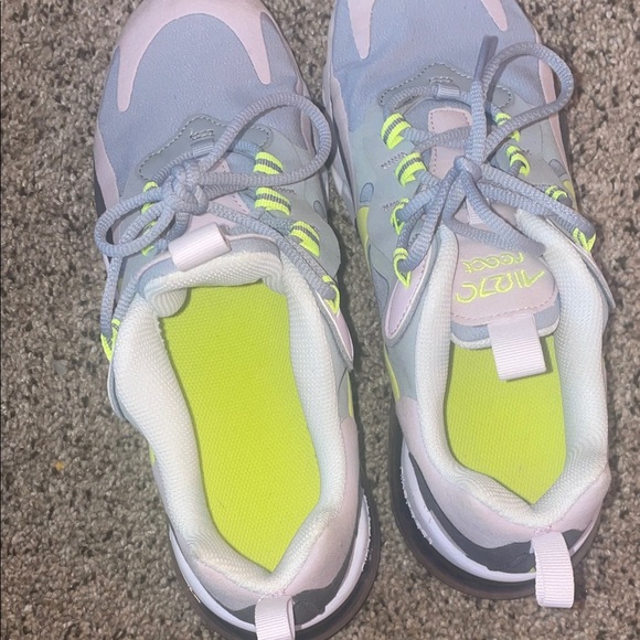 Nike Air 270 React Grey Purple Sneakers - Picture 4 of 4